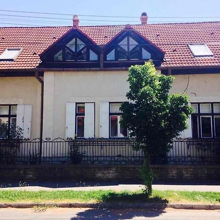 Horvath Apartmanhaz Kaposvár Eksteriør bilde